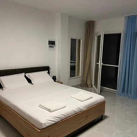 Potidea Apartments Nea Poteidaia Buitenkant foto